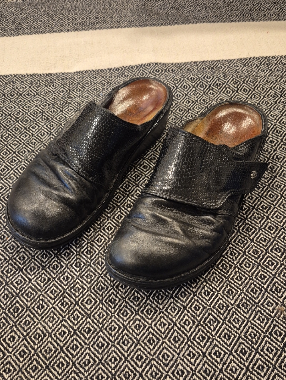 Finn Comfort Women's Black Leather Slip-On Mules Size 8.5 (39)
